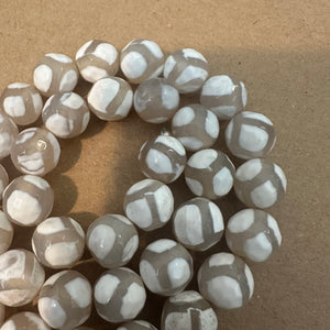 White line agate beads
