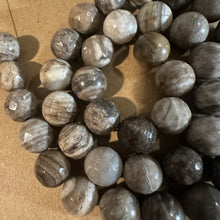 Load image into Gallery viewer, Faceted tan beads