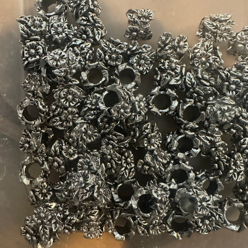 10 silver rose spacers