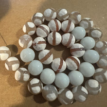 Load image into Gallery viewer, White mixed beads*