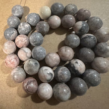 Load image into Gallery viewer, Gray mixed beads
