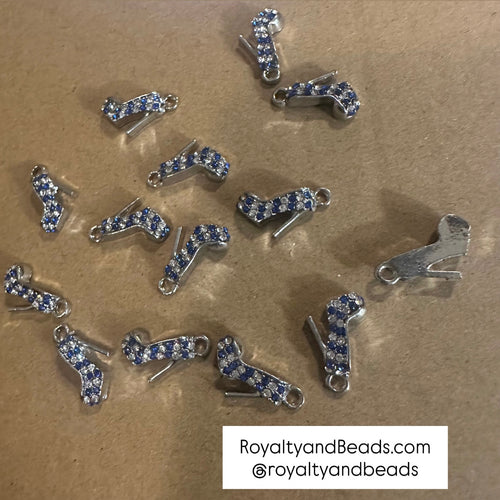 5 blue heel shoe charms.