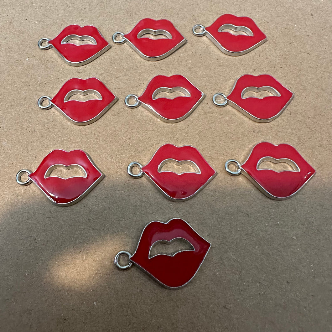 10 red lip charms