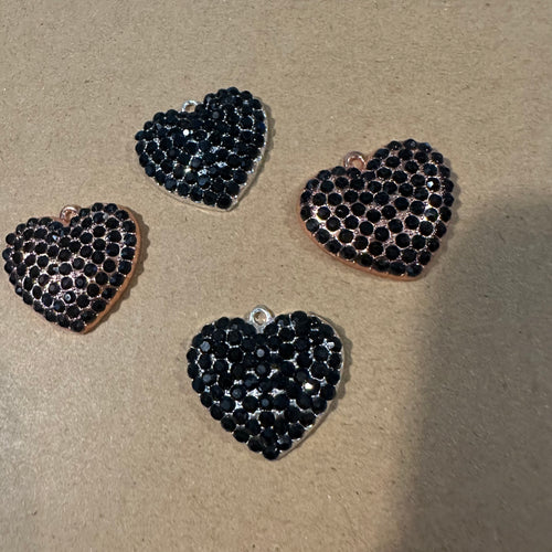 4 heart charms (black)