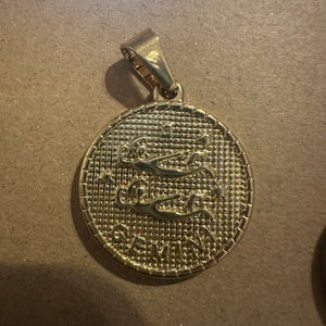 2 Gemini charms (gold)
