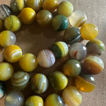 Load image into Gallery viewer, Yellow and green agate beads