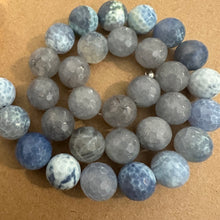 Load image into Gallery viewer, Blue and white mixed beads