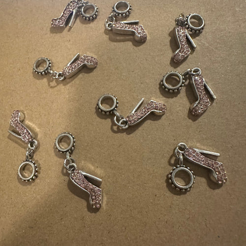 5 pink heel shoe charms.