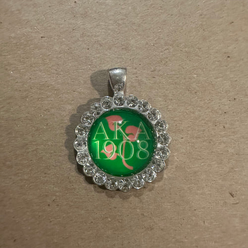 Green ivy circle (gold)
