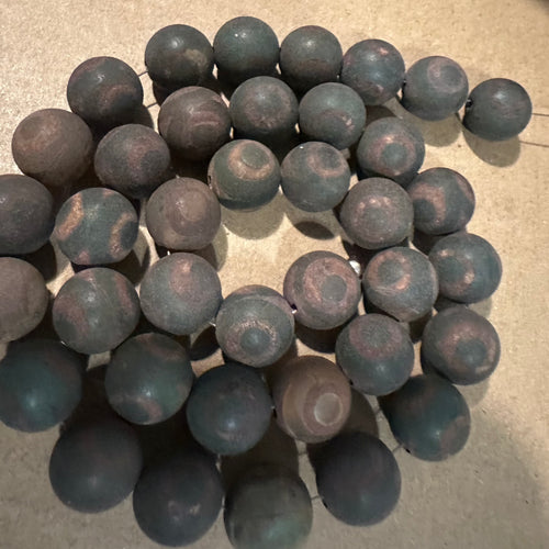 Brown and green circle camo beads