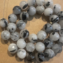 Load image into Gallery viewer, White and black agate beads (mixed)