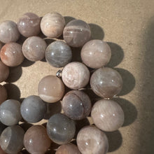 Load image into Gallery viewer, Sunstone beads 12mm