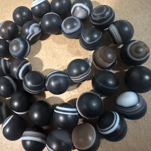 Black and white agate beads