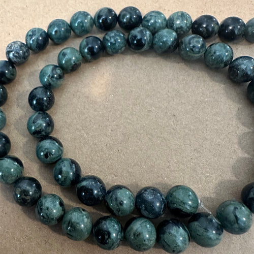 Green and black beads 8mm