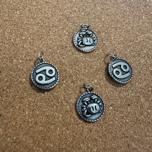 Zodiac cancer charm (silver)