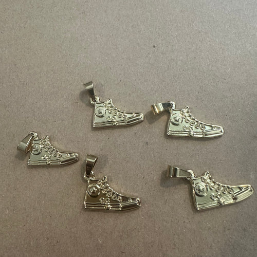 5 gold shoe charms