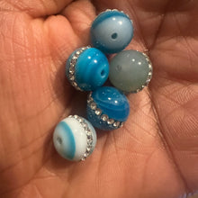 Load image into Gallery viewer, 5 blue agate rhinestone beads (12mm)