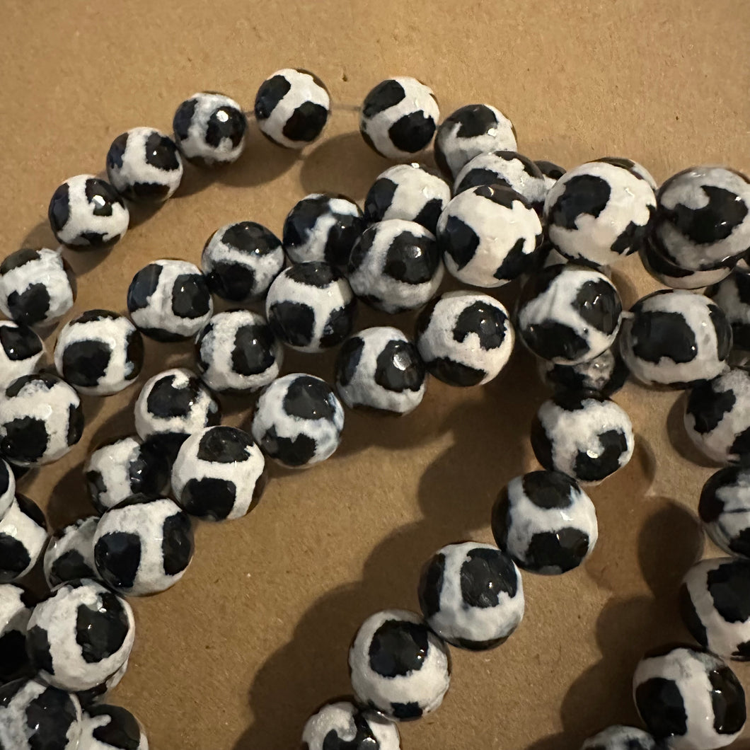 Tibetan beads black and white 12mm