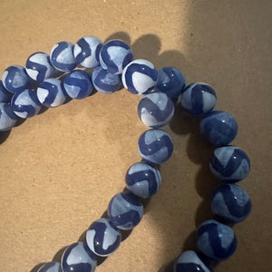 Blue wavy agate beads