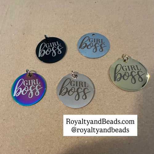 Girl boss charm SS