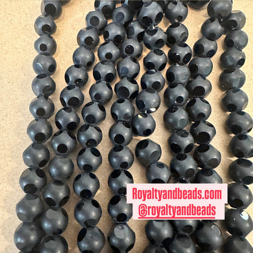 Black polka dot beads