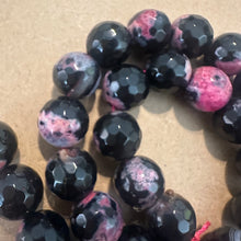 Load image into Gallery viewer, Black and pink agate beads 12mm