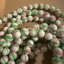 Load image into Gallery viewer, Pink green and white beads