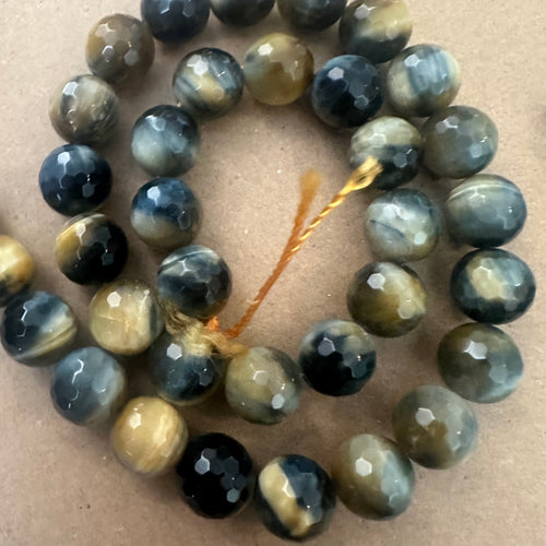 Black and gold tigers eye beads.