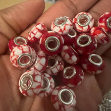 Load image into Gallery viewer, 10 red and white big hole beads