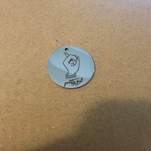 Prettygirl pinky charm (silver).