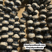 Load image into Gallery viewer, Black stripe Tibetan agate beads