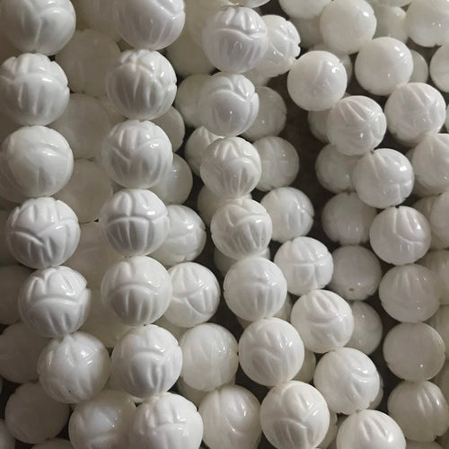 Patterned white beads 12mm